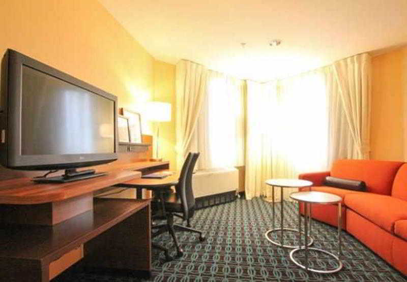 Hotel Fairfield And Chicago