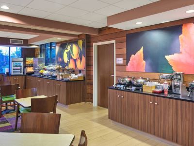 Fairfield And Chicago Hotel 3*