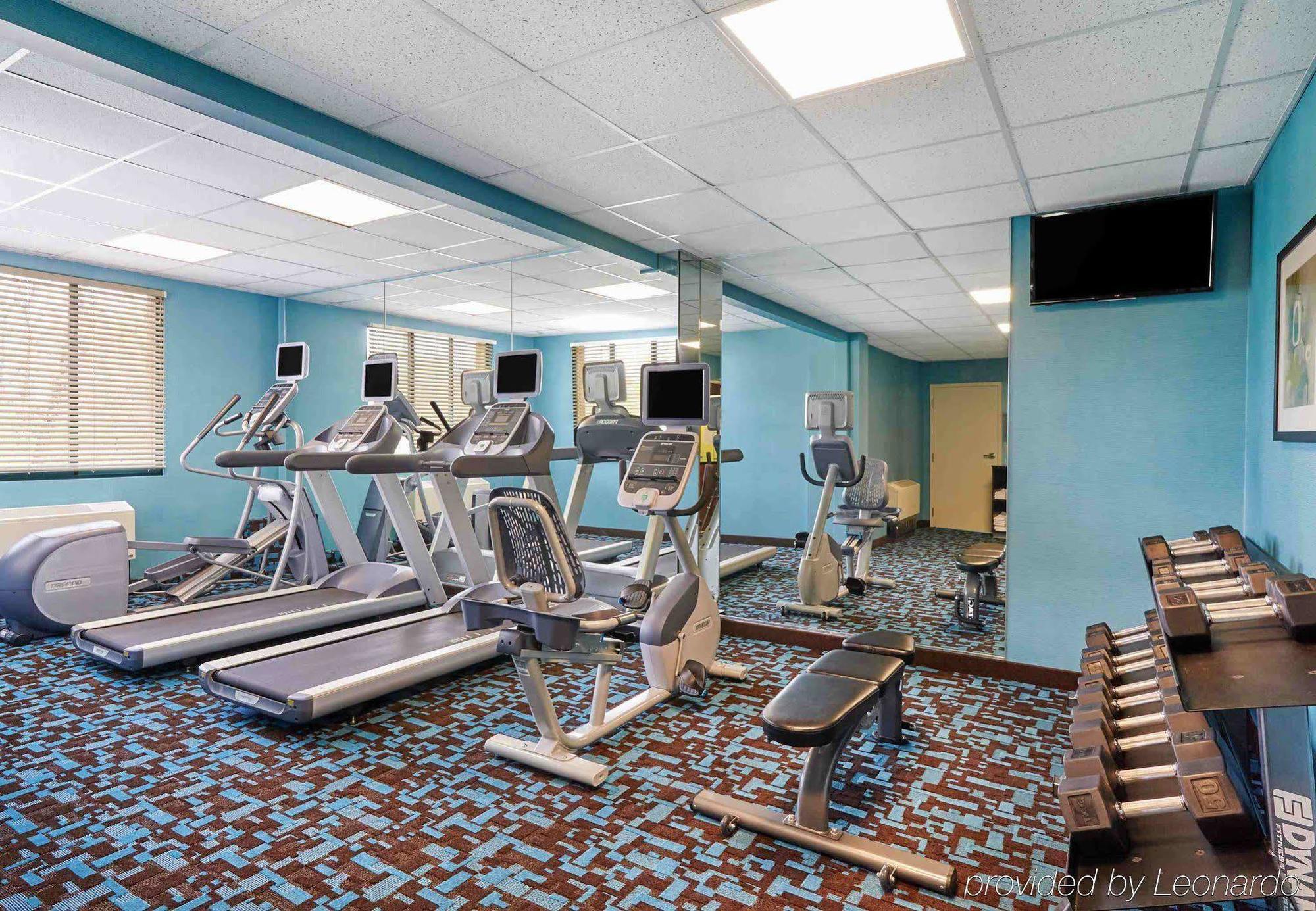 Hotel Fairfield And Chicago 3*